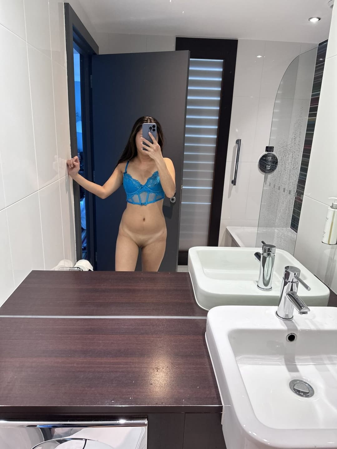 Travel Coupleeur Leaked Hotwife asian