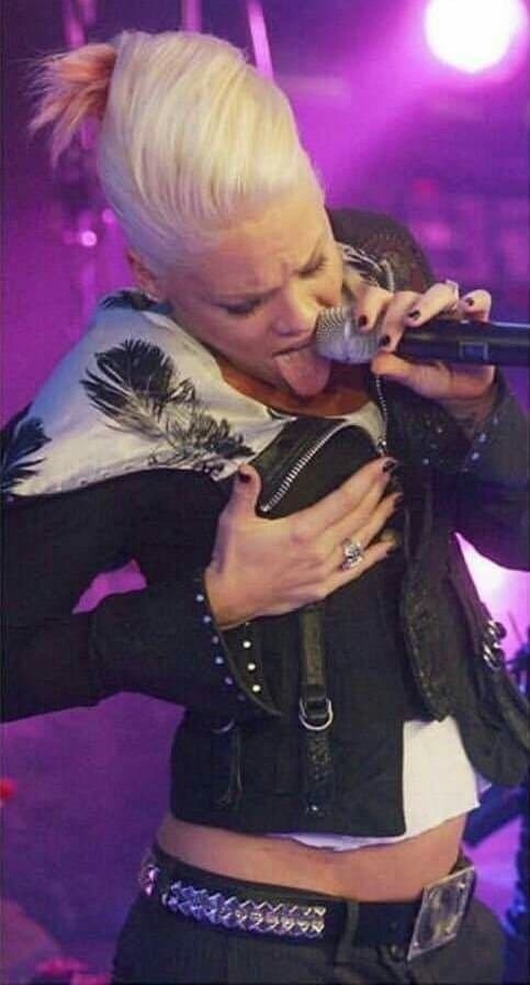 Pink Banging Body & Hot Ass & Petite Suckable Tits Has Me Dripping For The Goddess ?