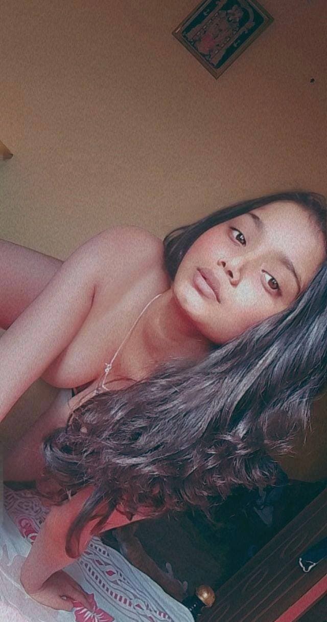 Very pretty Indian gym lover girl hot nude pics showing her big boobs (38+ many pics)