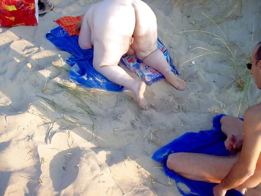 BBW- Grosse cochonne sur la plage