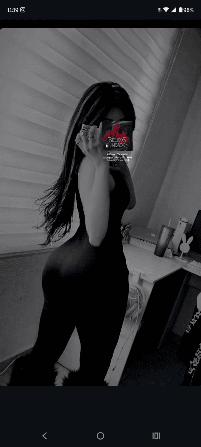 Flaquita hermosa con cuerpazo paso perfil