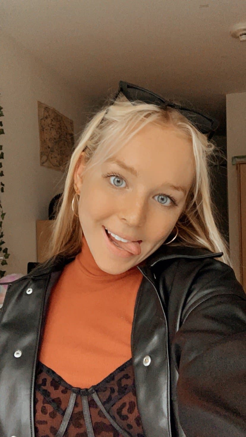 Tight College Slut Kerry