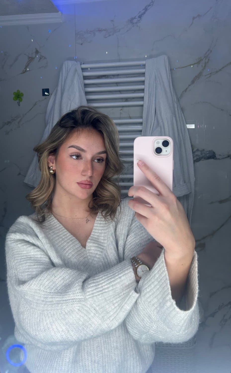 Amina.. Tuzla??/Wien?? Kommentiert geil / Komentarisite! Ko Poznaje inbox, wer sie kennt, dm