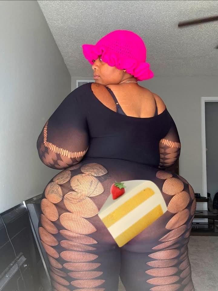 HUGE SSBBW SEXY ASS BOOTY