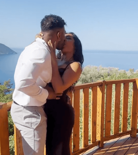 Pakistani girl With landlord And Do Something