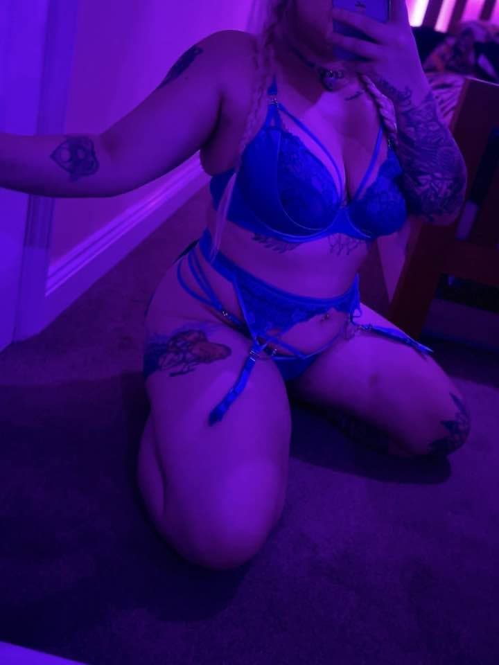 Kik her analcumslut1997 make her regret taking down  old down.