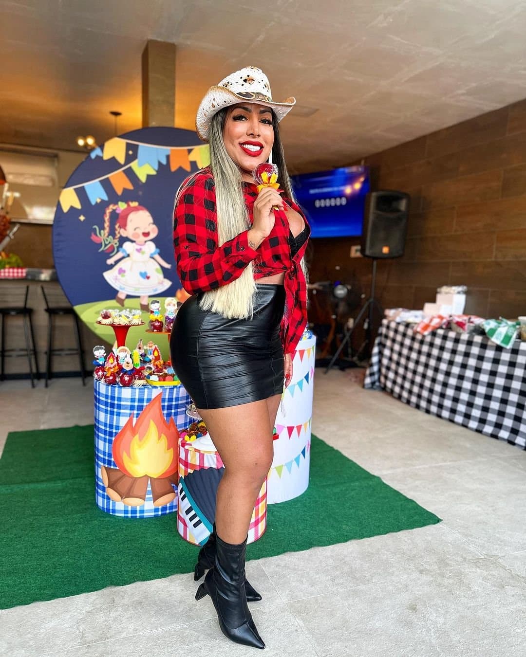 Click to view full size Aylla Gattina Trans Gostosa Pra Caralho