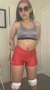 18 yr old jr college volleyball star does amateur porn for older guys to jack off to