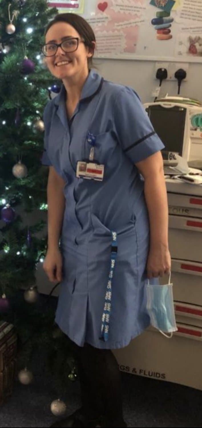 Horny Amateur Naughty Nerd Nurse Wants and Needs Cock ????✊???