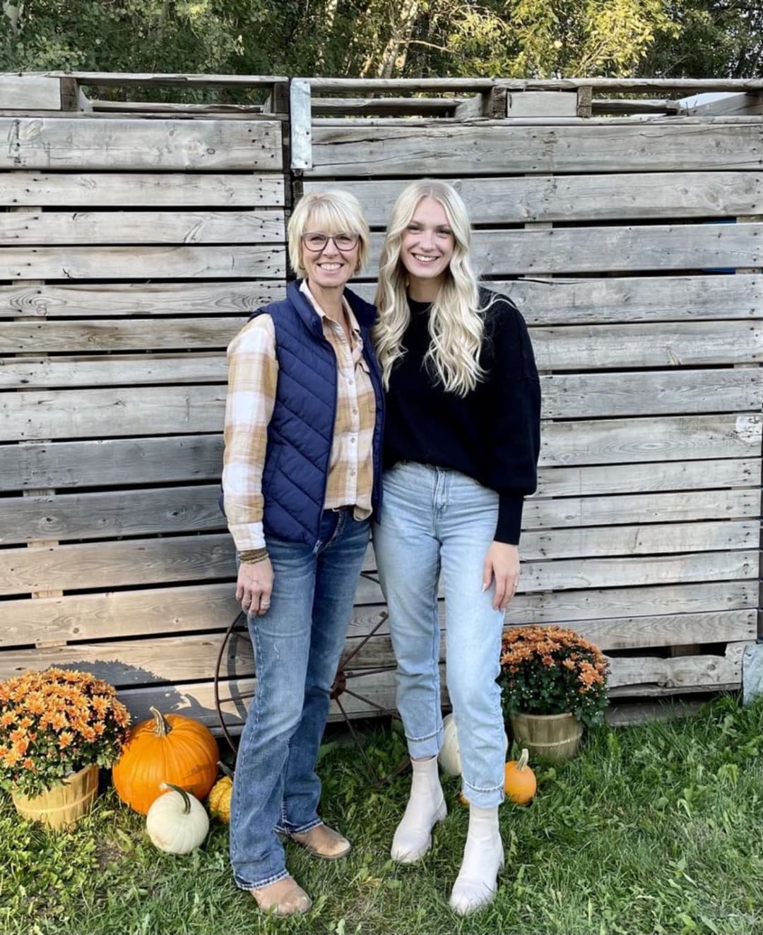 Brooklyn 27yo from Alberta Canada wants to be famous!!! Share and send her a message!!! My kik in bi