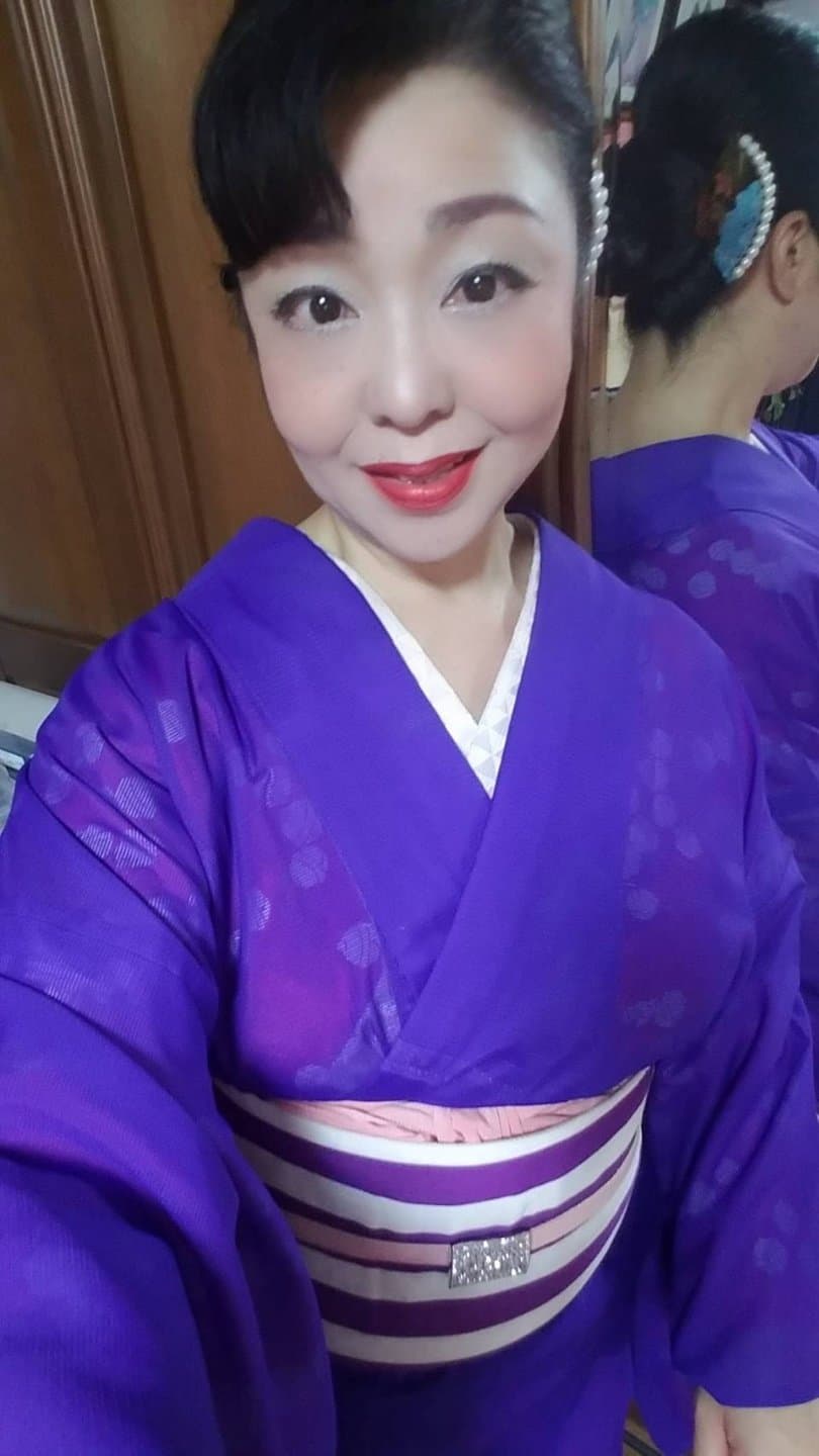 Japanese Beauty Mature Woman Purple kimono