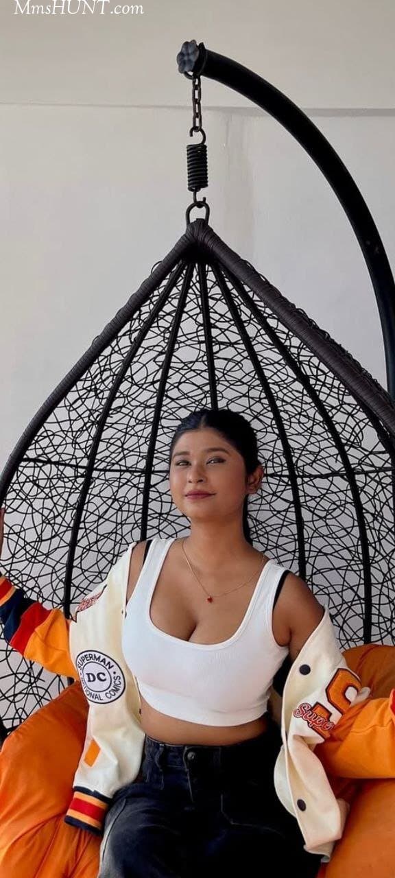 famous indian insta model nude selfie ?