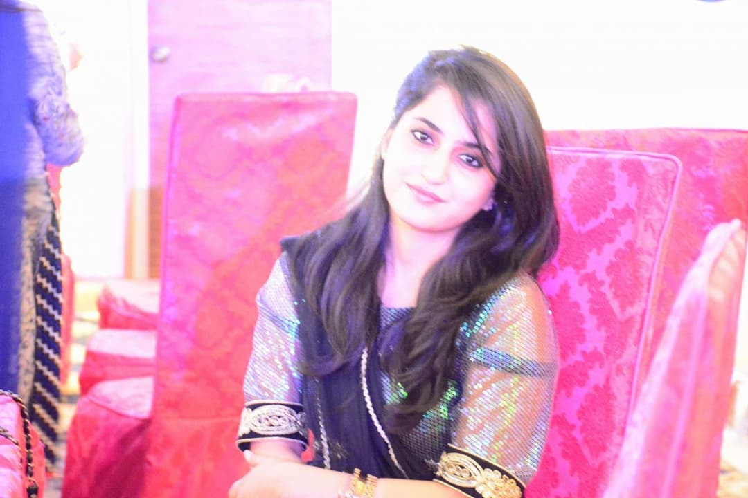 Click to view full size Pakistani girl sexy Resham gul Insta reshug1212 snap reshu121 num 03422278042