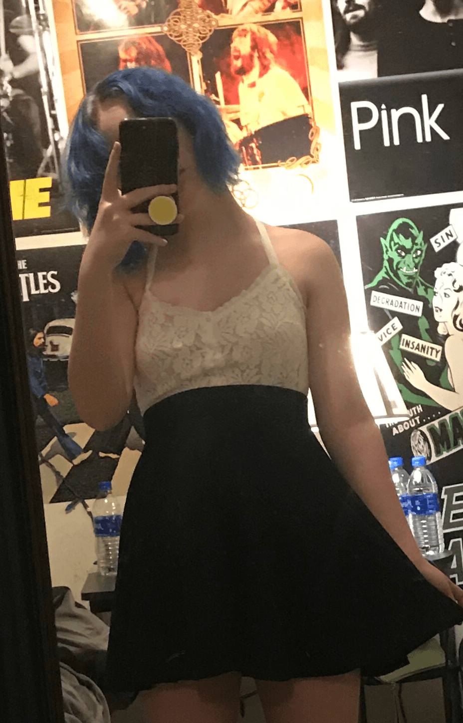 Imagine crusting her knee high black socks with sticky cum ?‍?