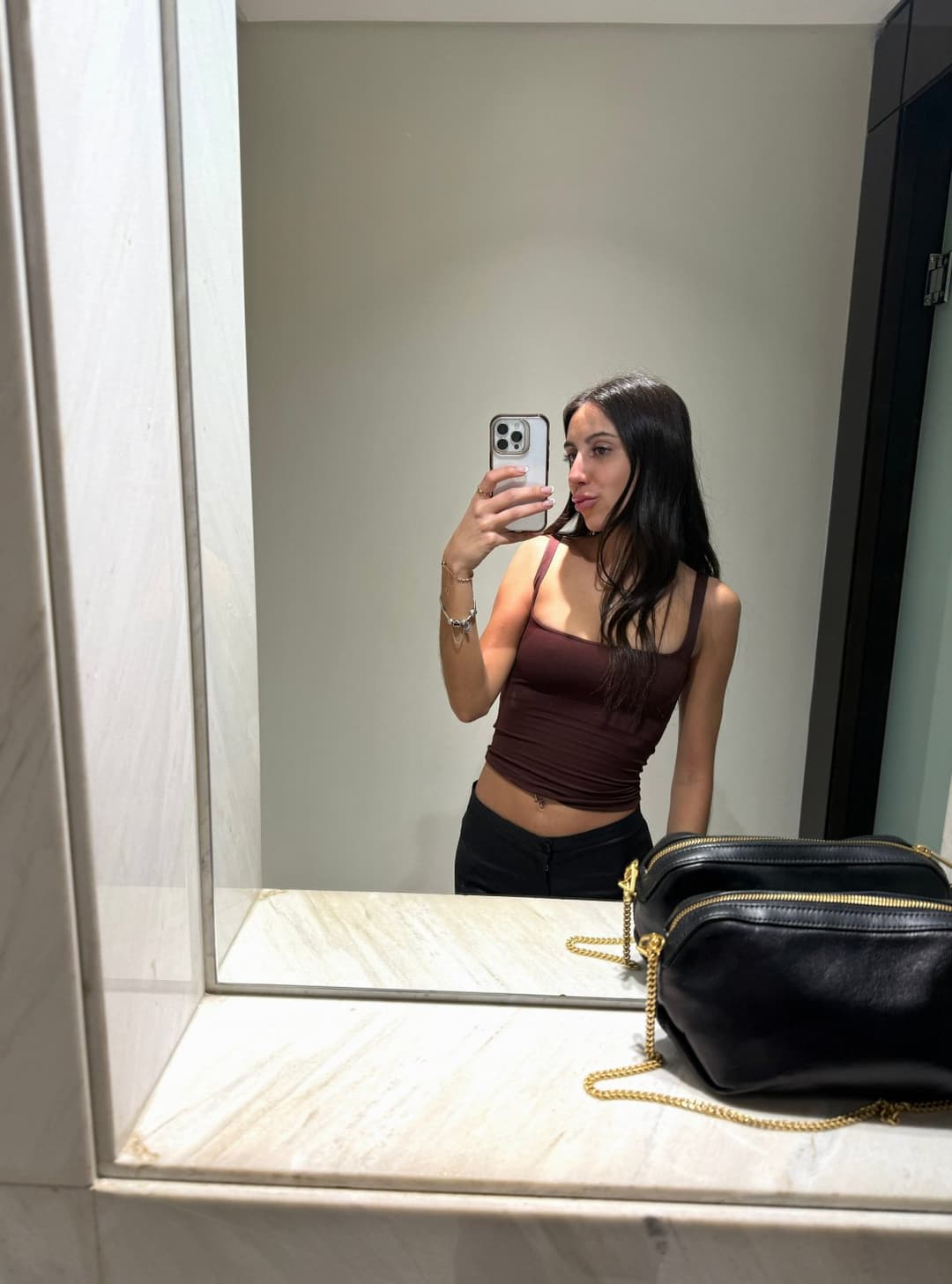 Click to view full size Mirror caught me being your fave distraction