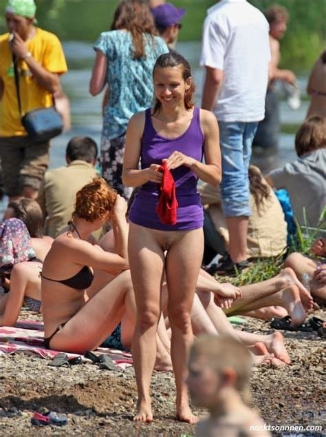 Bottomless Girls in Public 3