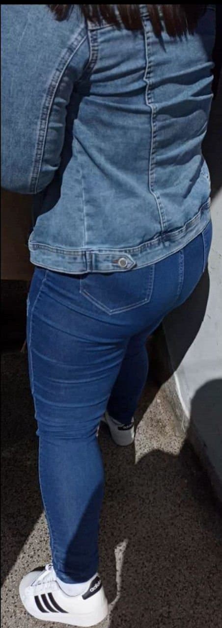 BBW was wearing red panties under her fat ass in jeans, she went up and I ....??