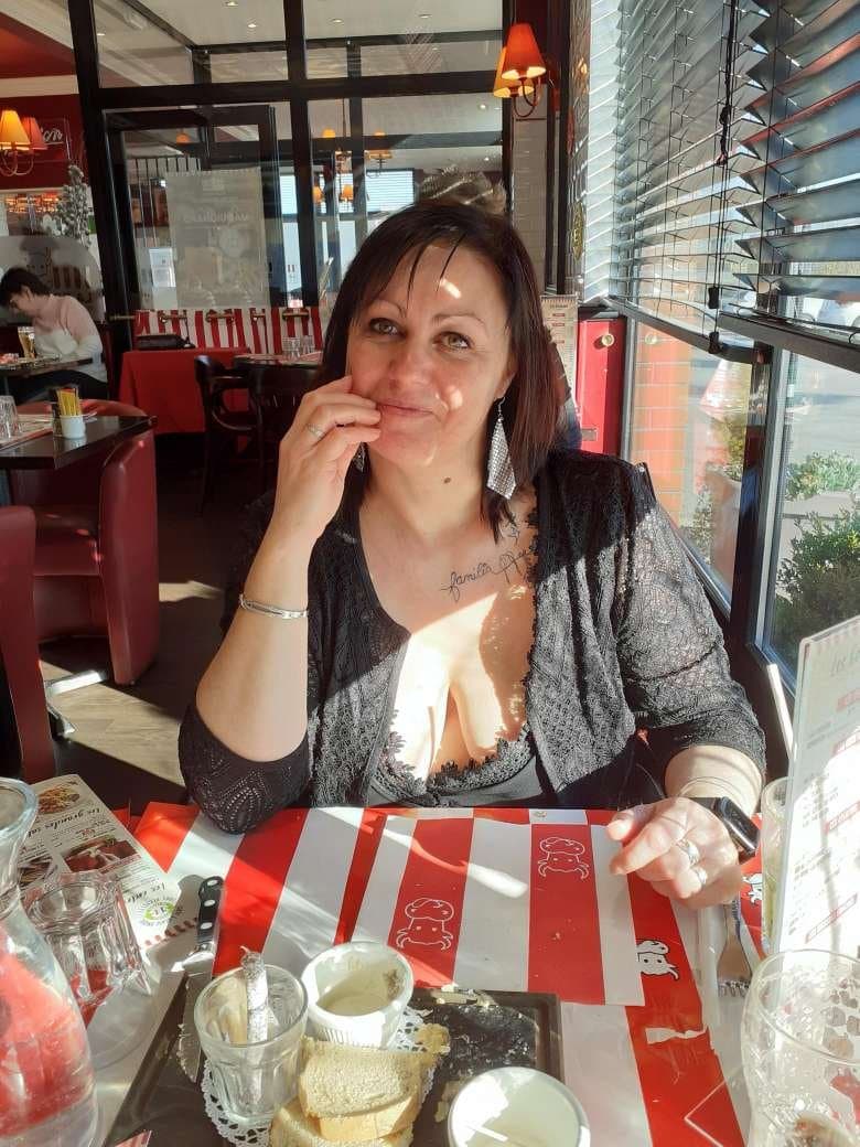 Cleavage braless slut