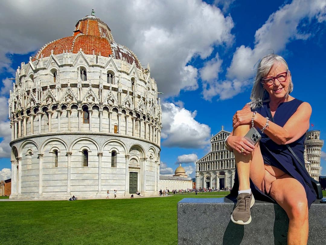 public flashing in famous place...