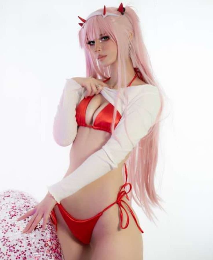 Zero Two cosplay pics??(Anari.exe)