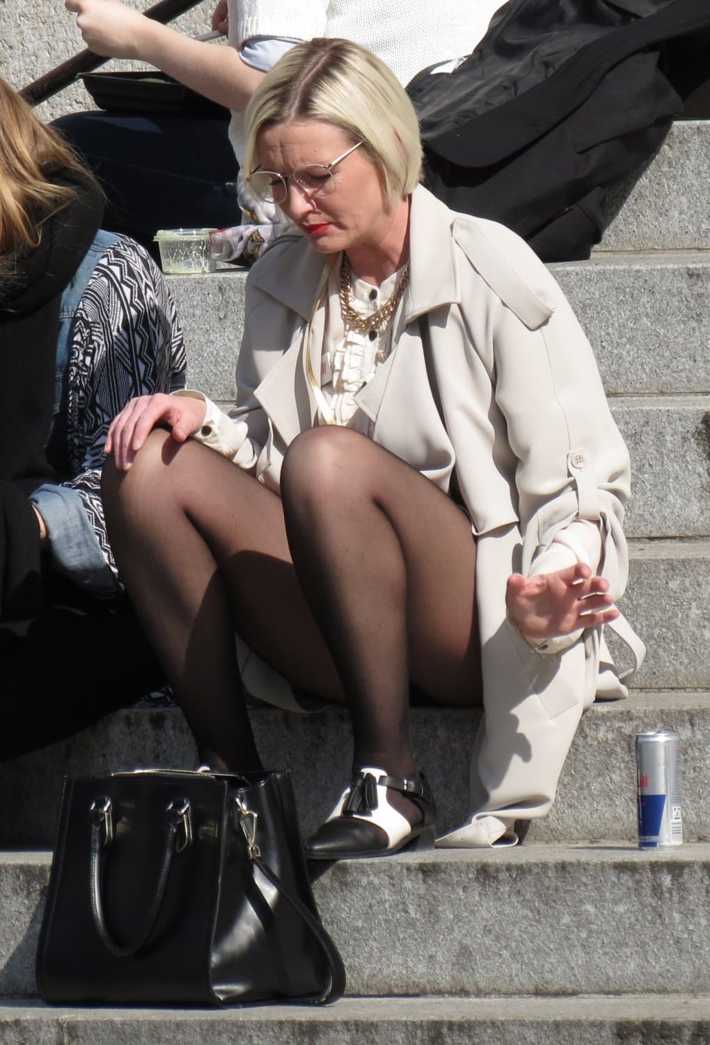 Click to view full size Blonde, Short hair