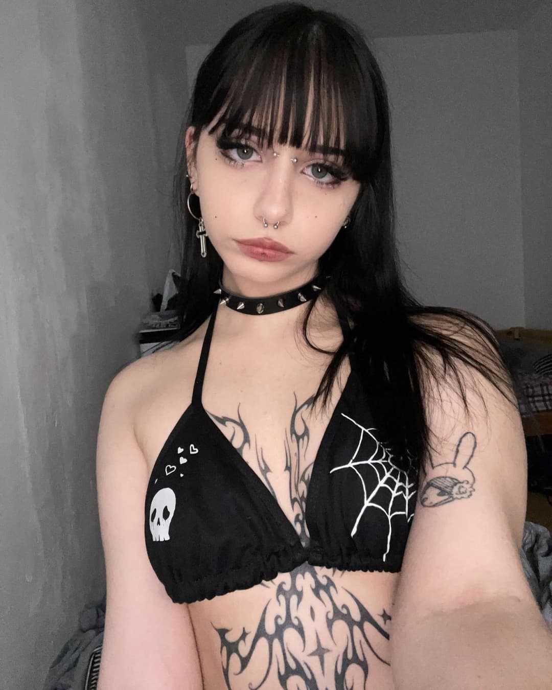 Venezuelan gothic slut