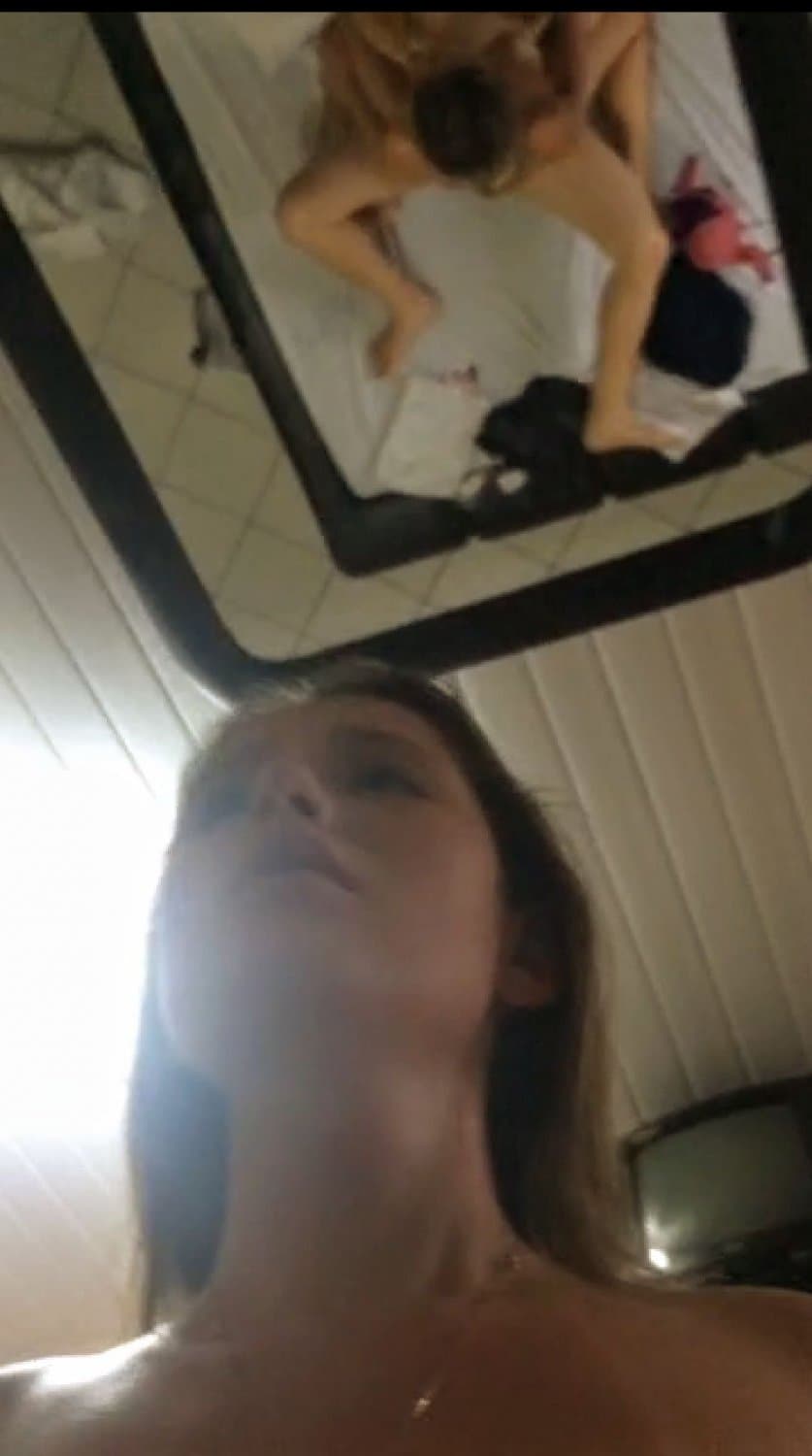 SAMARA GEMENDO NA ROLA NO MOTEL