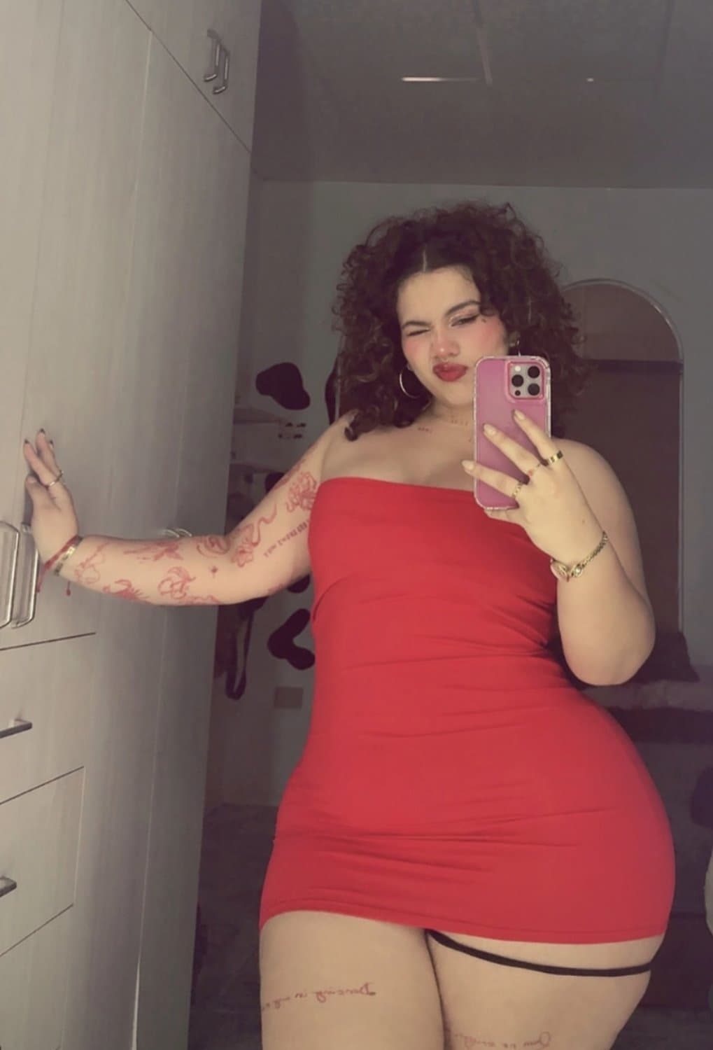 Hadasha…lord I’d knock the empanadas out that pussy…