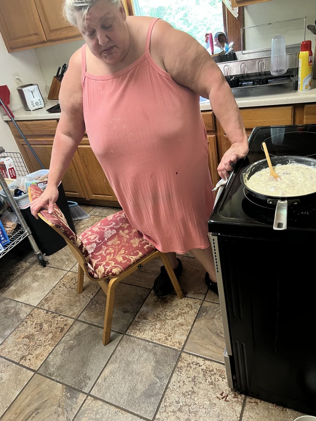 Real ssbbw mom candid too fat to stand and cook but fat enough to fuck