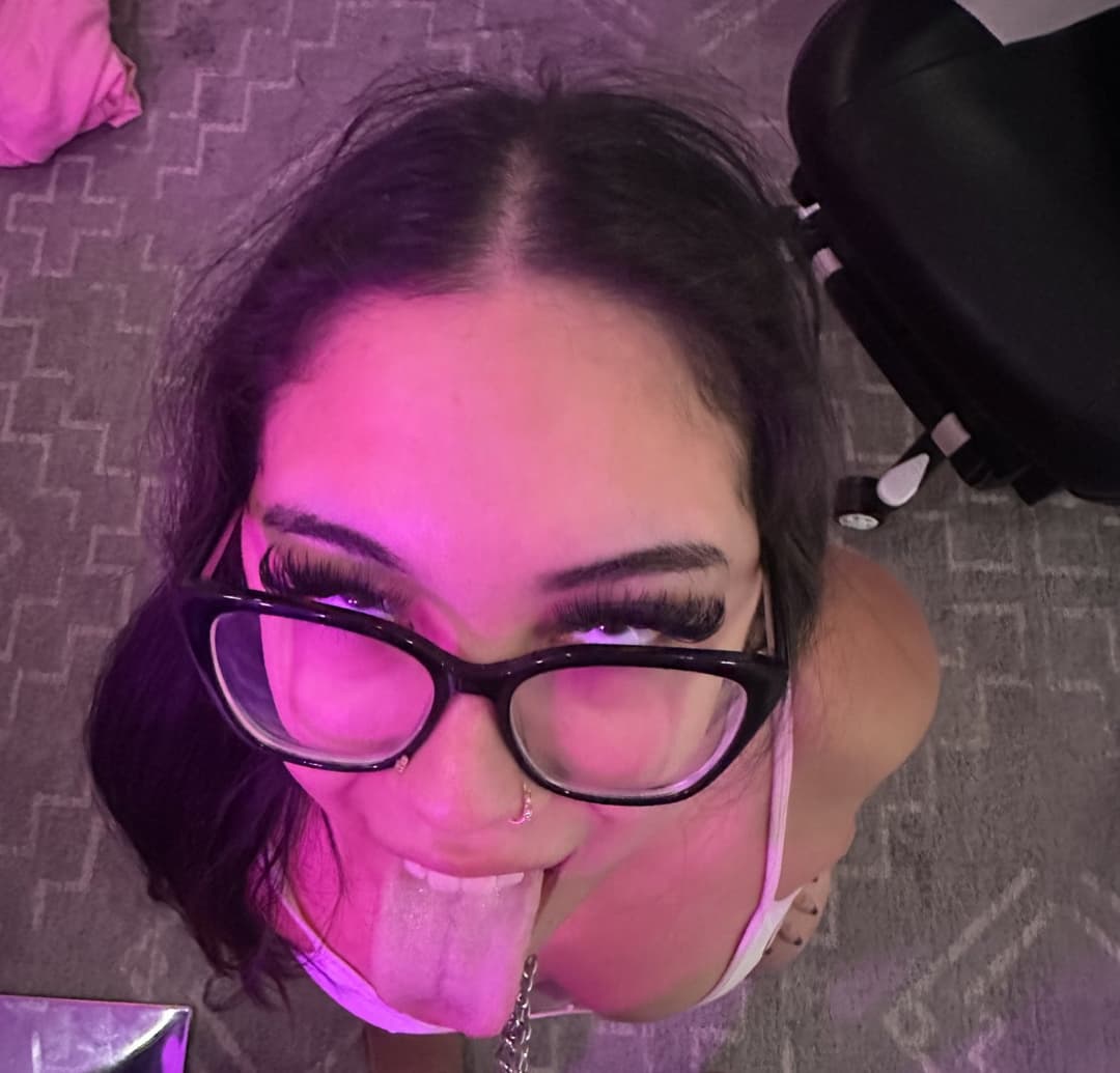 lashes done, toes done, nail done, titties pierce yeaaa shorty legendary in my eyes ??