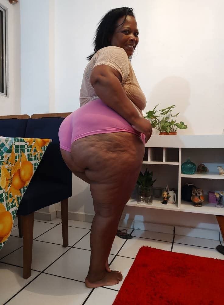 Click to view full size LATINA THICK JUICY CHUNKY SSBBW BIG ASS BOOTY