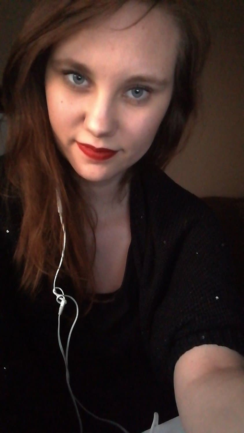 Cute foreigner Karolinka and her bangin natural curves! ?