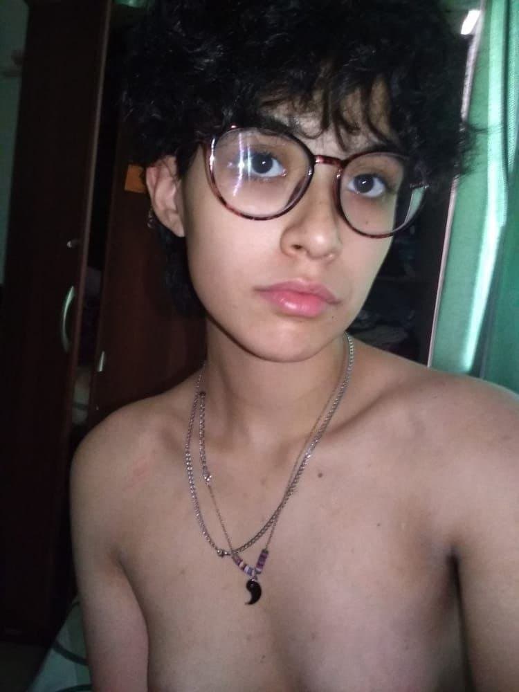 Cornudo con puta argentina , humillada por puta barata