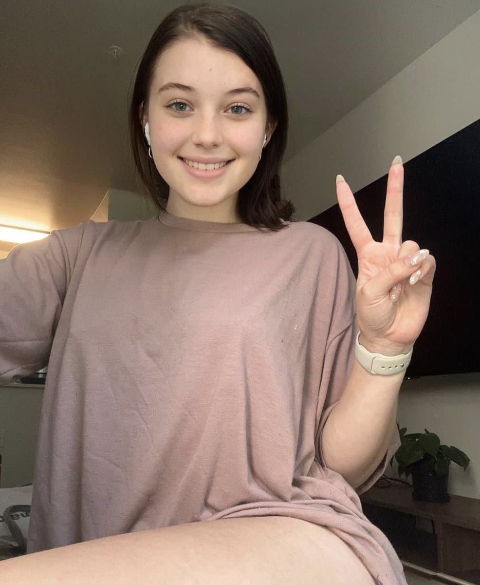 Gorgeous college babe suck bbc Leaks