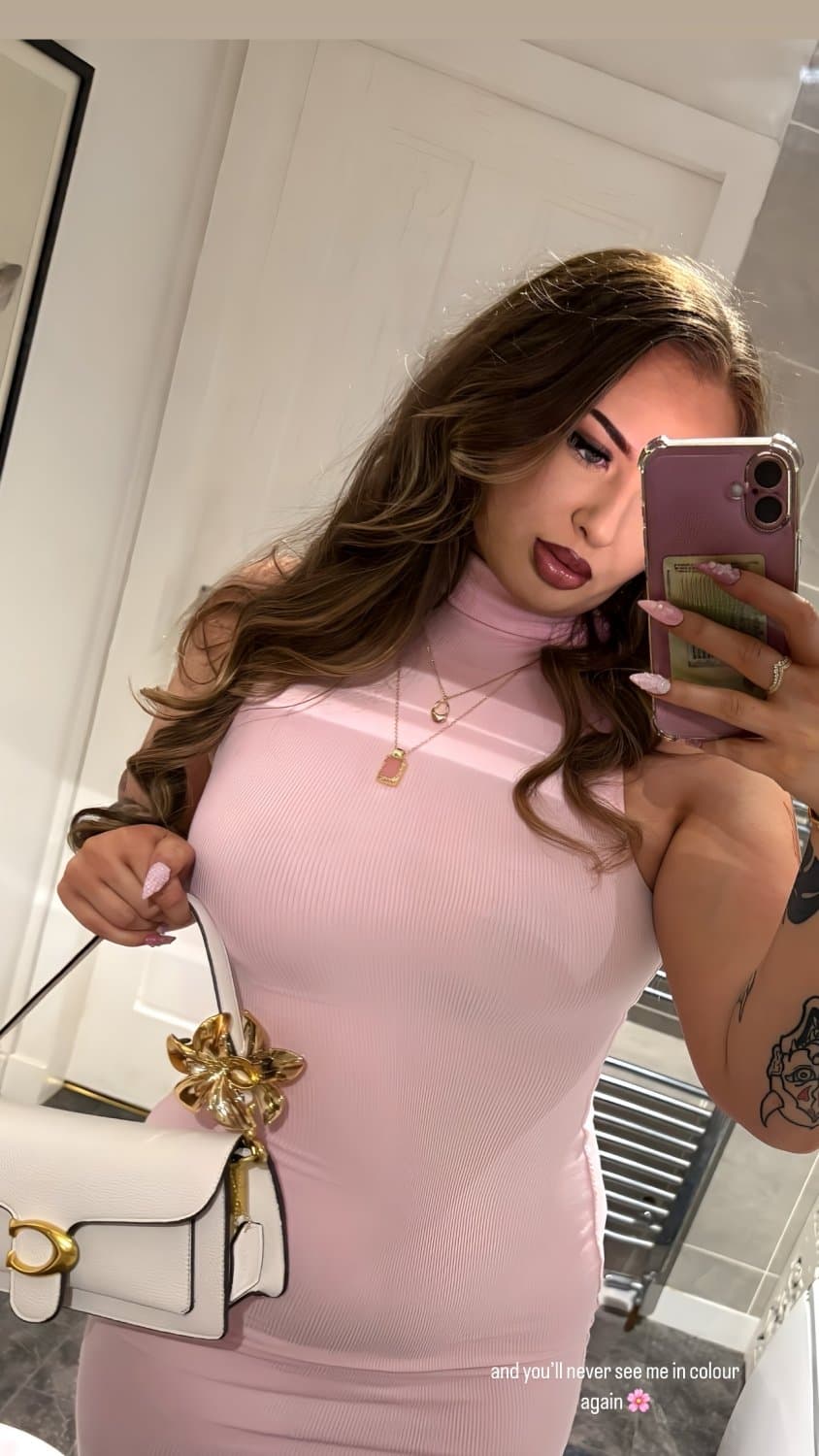 thick gym girl phoebe kitchen 22