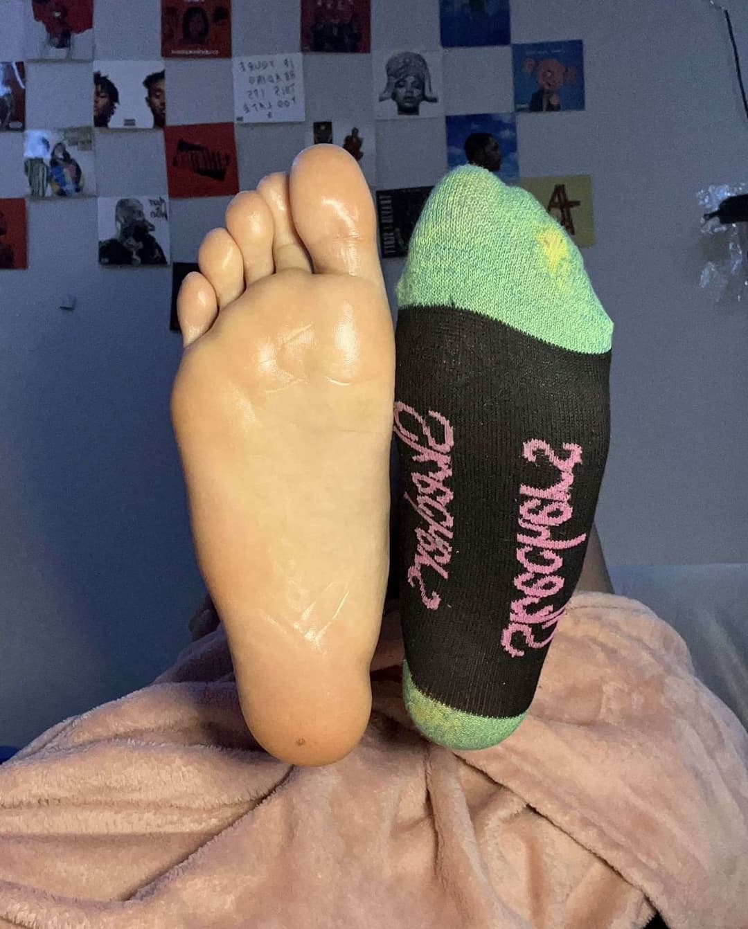 latina ig footmodel teen feet