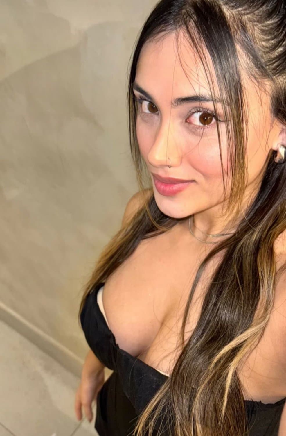 Me vuelven loco las tetas de estás pendejas