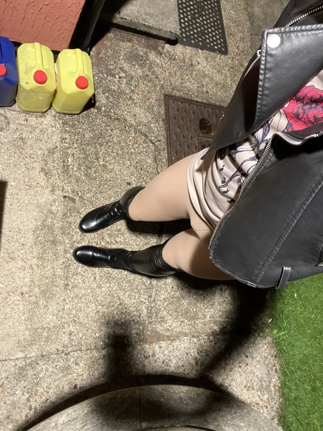 Upload dump, gf coming home so need somewhere to store evidence of Kiera from my girl