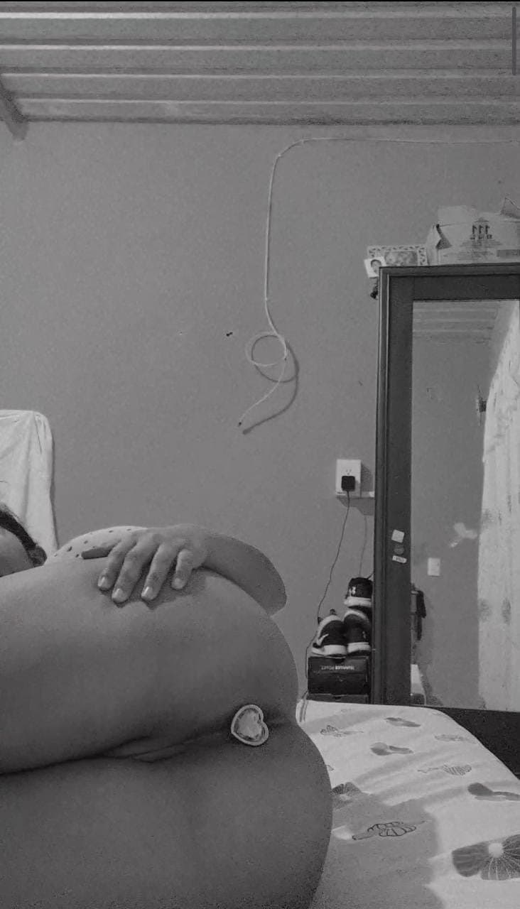 Regalo de año nuevo (Morena culona) (Borro en 5hrs)