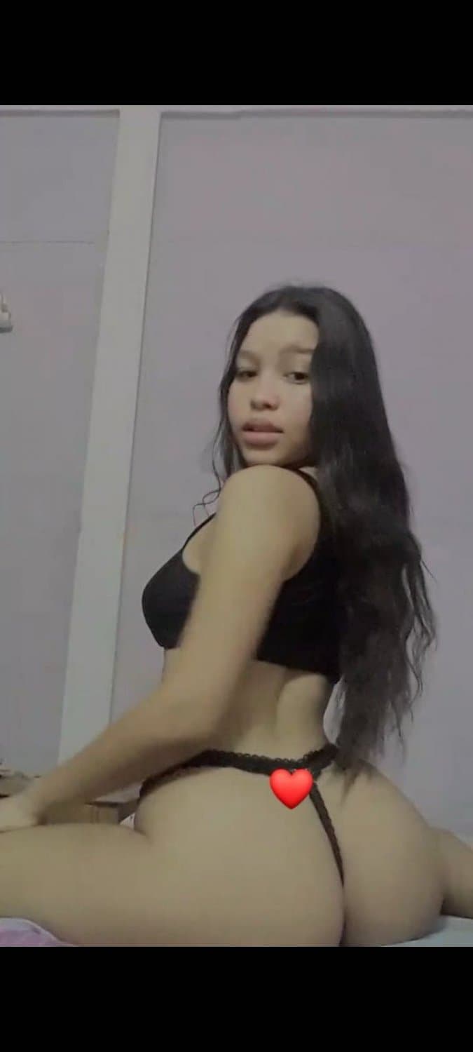 Estefany flaca con buen cuerpo