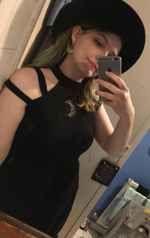 Click to view full size Reddit whore