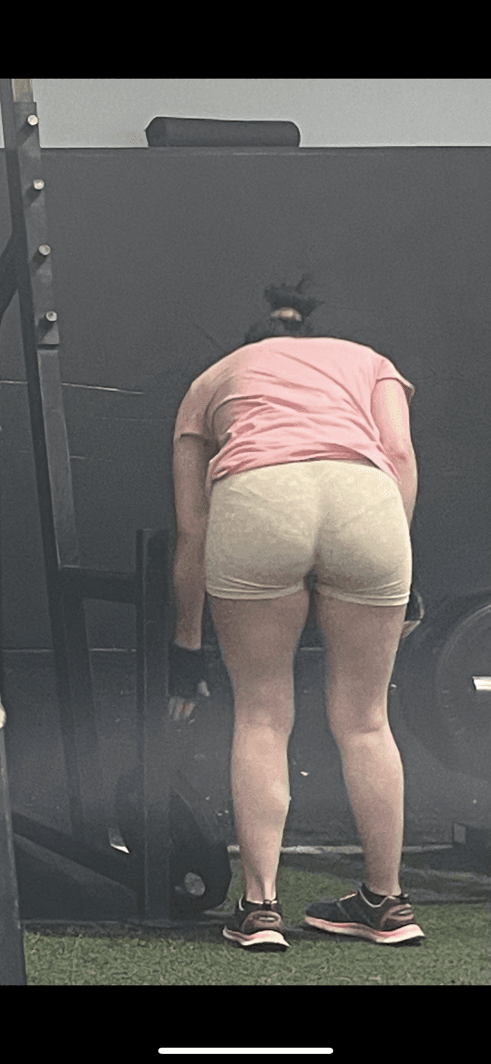 Se le marca el calzón a la putita