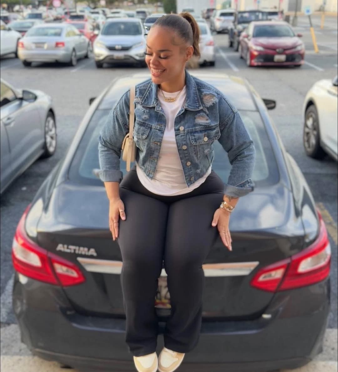 THICK CURVY EBONY BIG BOOTY