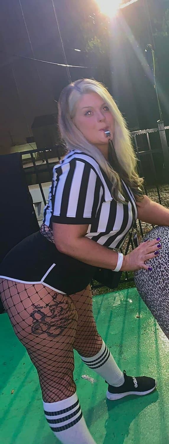 Big booty clapping blonde pawg?