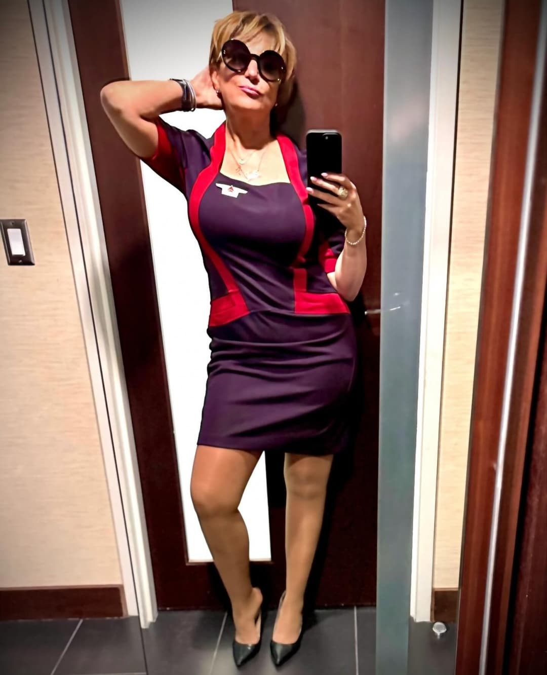 Thick Gilf flight attendant