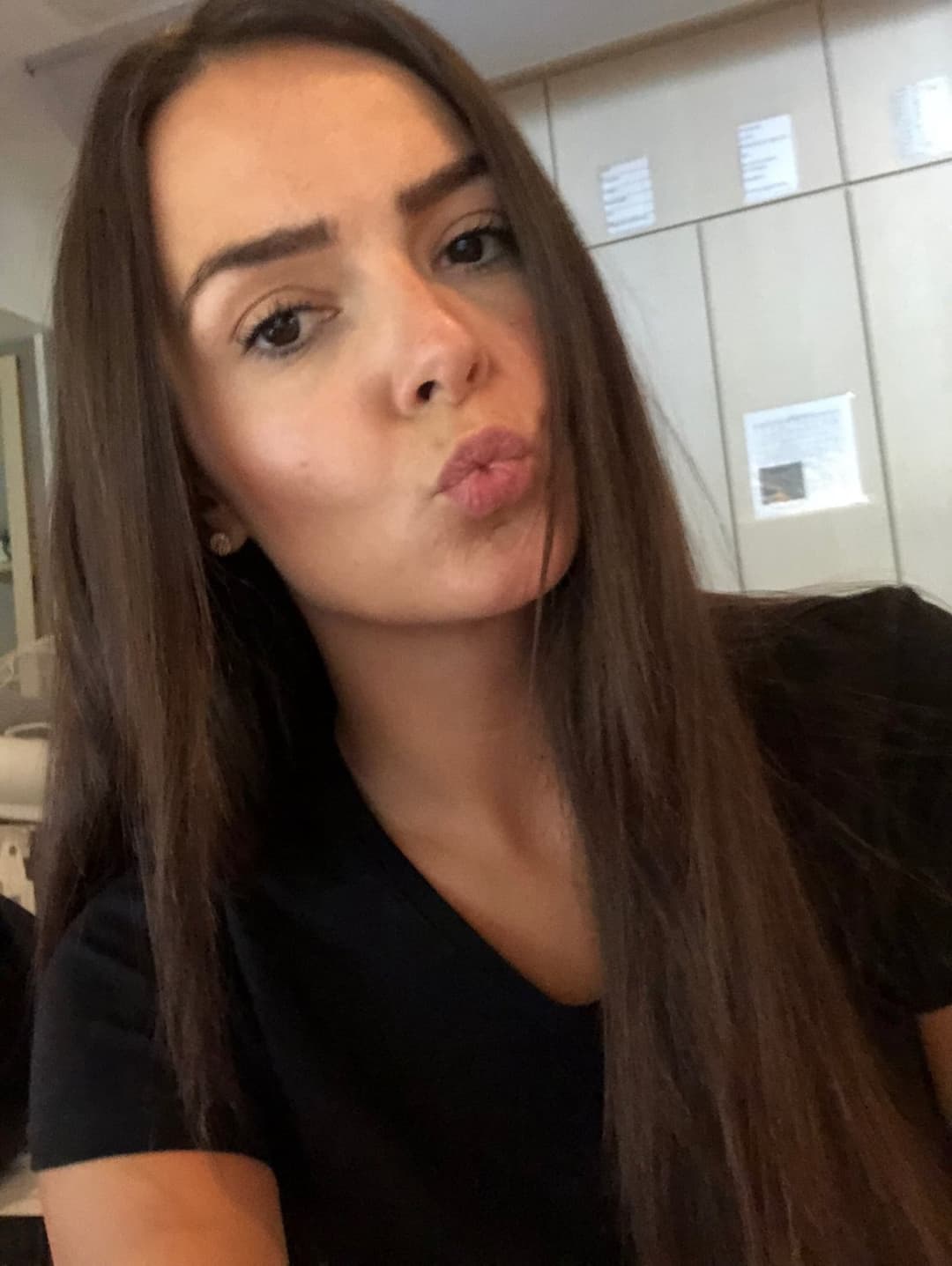 Click to view full size Simone is a horny slutmom ??