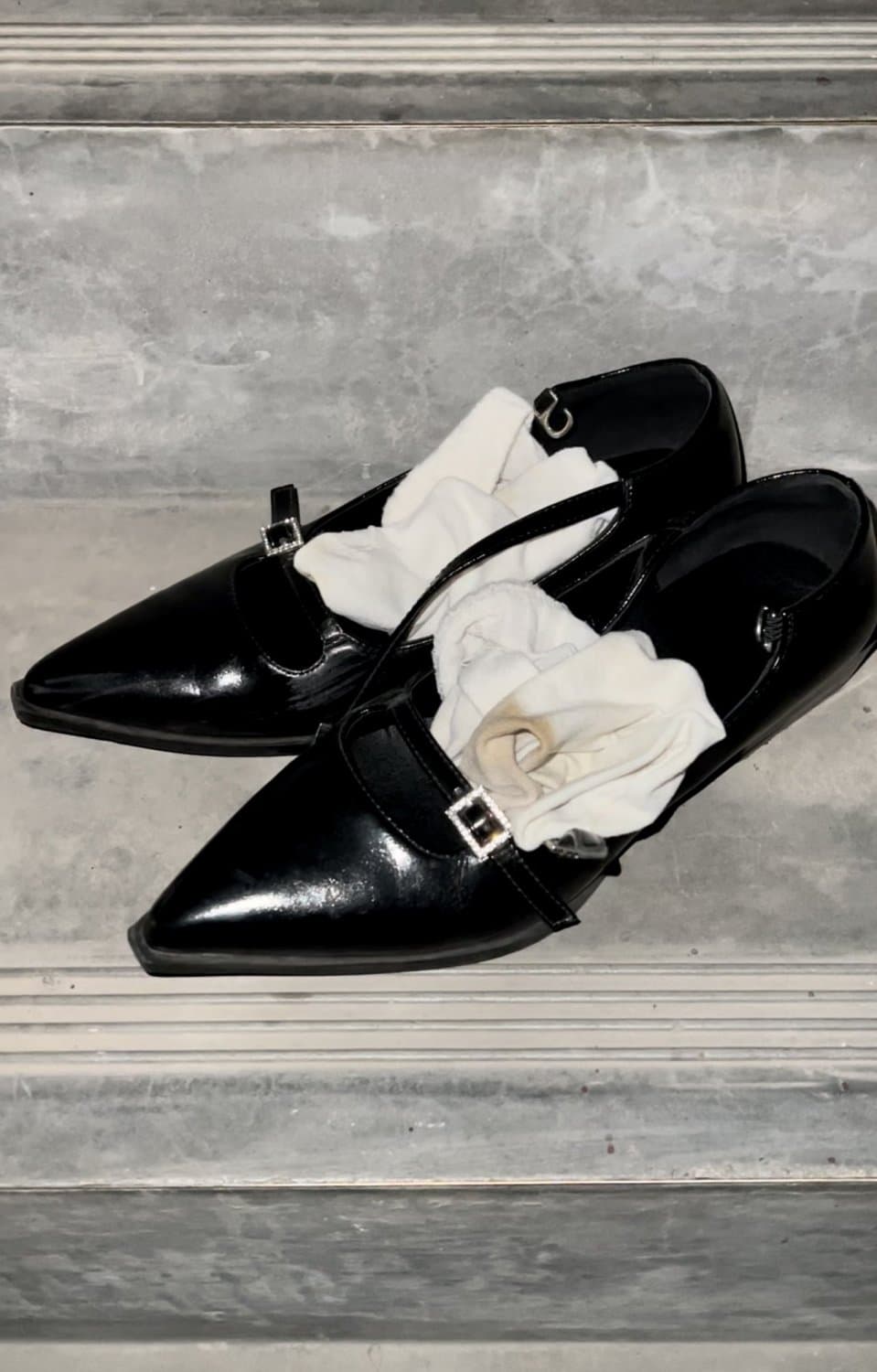 Click to view full size Chinese feet / socks / shoes.