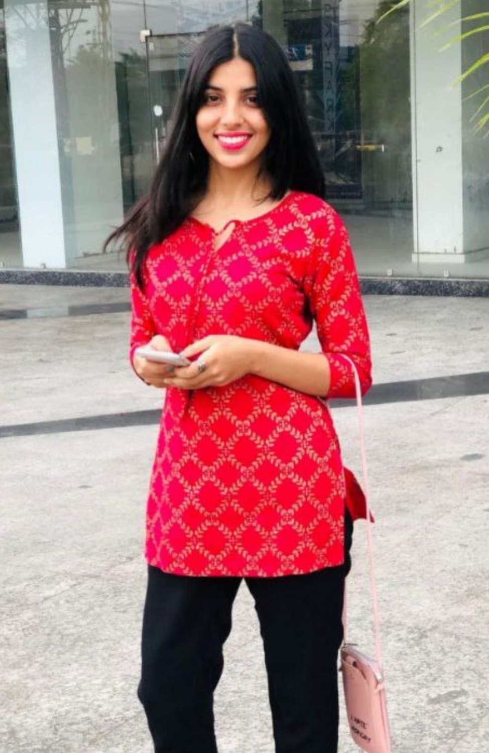 She likes to pretend to take artistic nudes