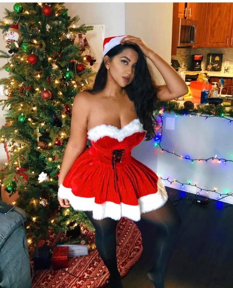 Click to view full size Thic Desi goddess