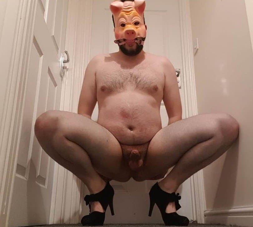 Caged Fuckpig Exposure